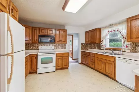 406 W Fourth, Gladwin, MI 48624 photo 4