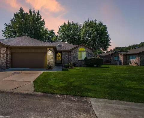 17210 Barbarosa, Clinton Township, MI 48038