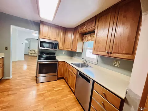 425 Bentley, Monroe, MI 48162 photo 5