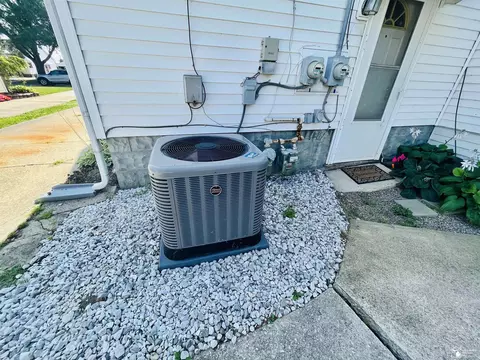 425 Bentley, Monroe, MI 48162 photo 15