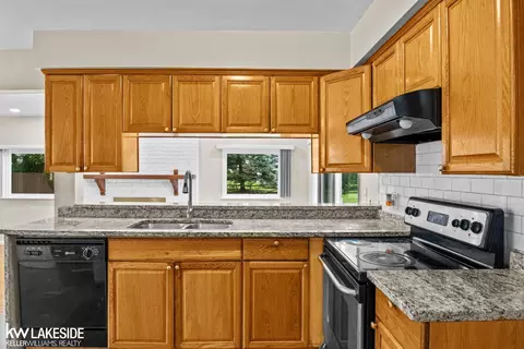 3719 Forge, Troy, MI 48083 photo 14