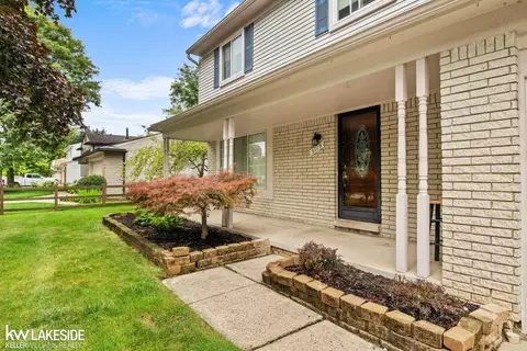 3719 Forge, Troy, MI 48083 photo 2