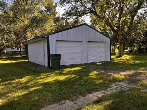 436 E Grout, Gladwin, MI 48624 photo 3