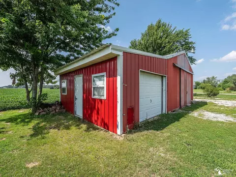 8383 Dixon, Monroe, MI 48161 photo 8