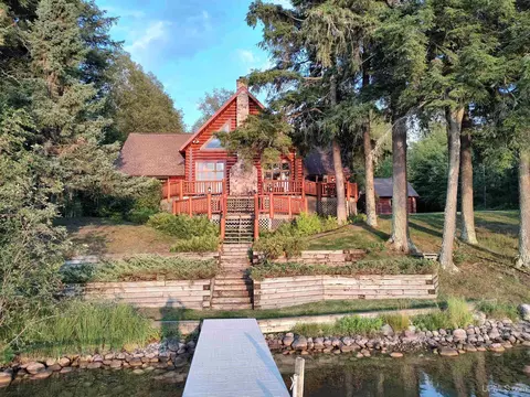 1600 Paradise, Republic, MI 49879