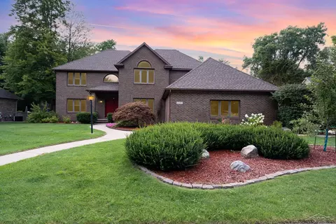 6201 Woodview, Midland, MI 48642