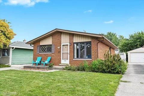 136 Kinross, Clawson, MI 48017 photo 3