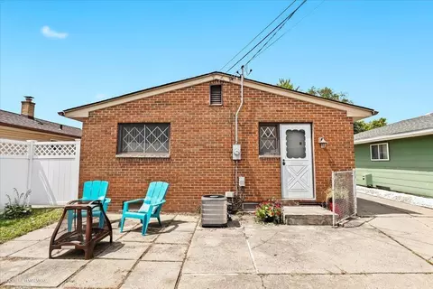 136 Kinross, Clawson, MI 48017 photo 8