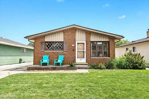 136 Kinross, Clawson, MI 48017 photo 2