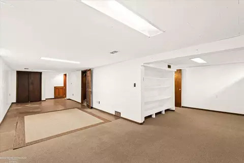 136 Kinross, Clawson, MI 48017 photo 27