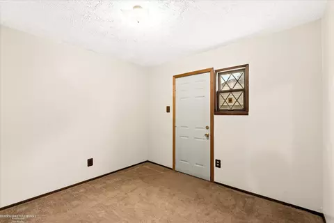 136 Kinross, Clawson, MI 48017 photo 23