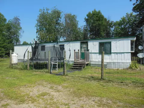 1745 Edwin, Harrison, MI 48625 photo 2