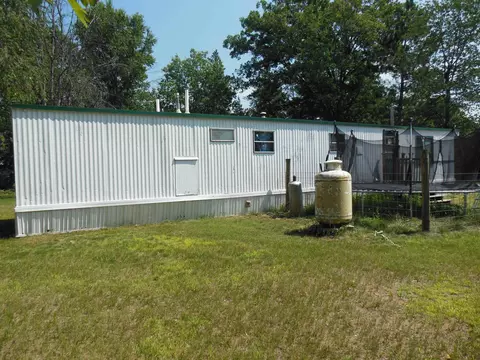 1745 Edwin, Harrison, MI 48625 photo 3