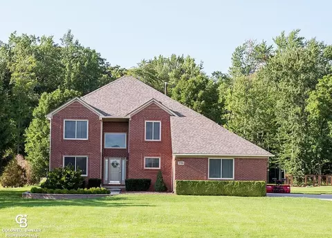 9168 Division Rd, Columbus, MI 48063