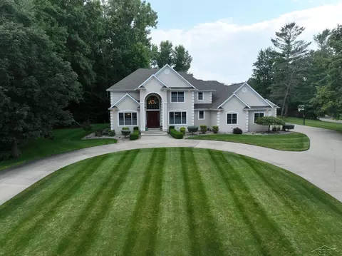 1490 Riverchase, Midland, MI 48640