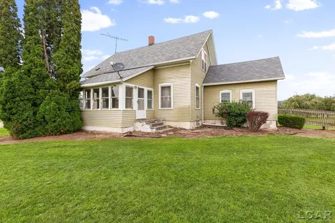 13340 Hoxie Rd, North Adams, MI 49262
