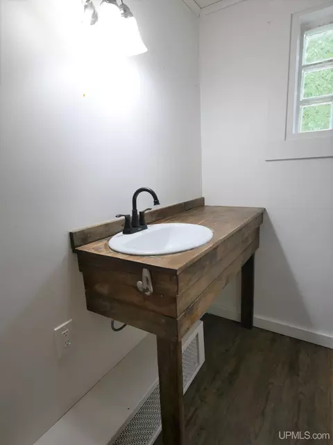 20940 Third, Hancock, MI 49930 photo 37