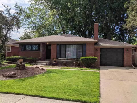 17126 Sprenger, Eastpointe, MI 48021