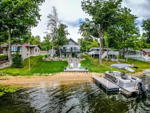 6460 Birch, Harrison, MI 48625