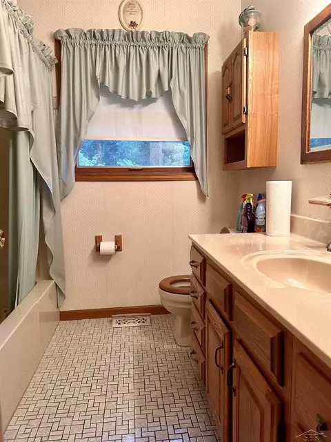 1244 E Newburg, Carleton, MI 48117 photo 13