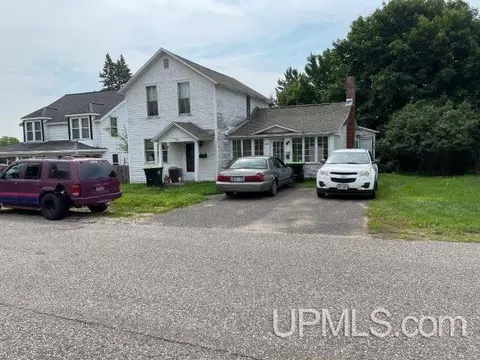 303-305 W Fleshiem, Iron Mountain, MI 49801