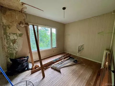 128 E Main, Negaunee, MI 49866 photo 4