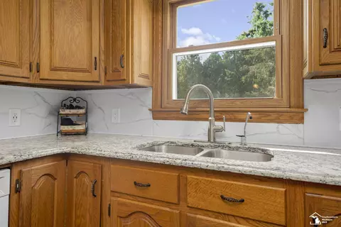 1655 Morocco, Ida, MI 48140 photo 22