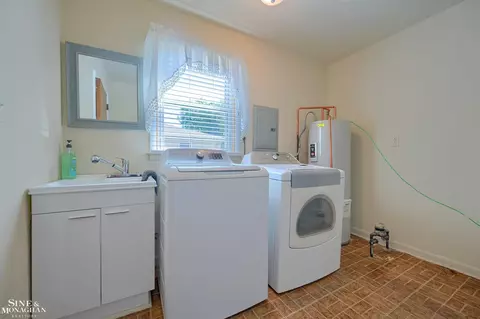 23377 Harrellson, Macomb, MI 48042 photo 9