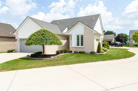 20051 Rockycrest, Clinton Township, MI 48038