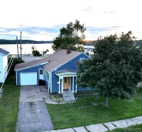 923 Hungerford, Negaunee, MI 49866