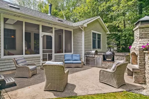 3899 E Tupelo, Midland, MI 48642 photo 44