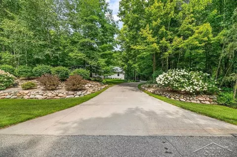 3899 E Tupelo, Midland, MI 48642 photo 4