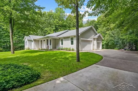 3899 E Tupelo, Midland, MI 48642