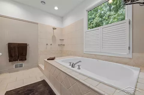 3899 E Tupelo, Midland, MI 48642 photo 21