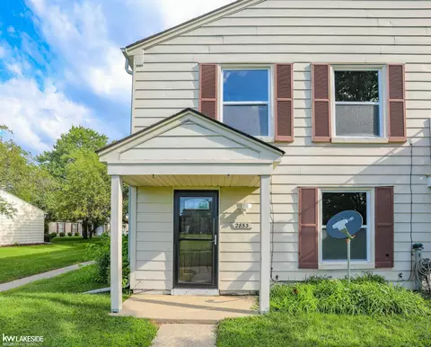 2853 Glenwood Ct, Lake Orion, MI 48360