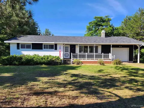 133 Riverland, Marquette, MI 49855