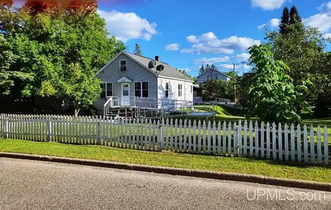 513 South, Kingsford, MI 49802