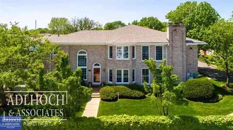 178 Windwood Pointe, Saint Clair Shores, MI 48080