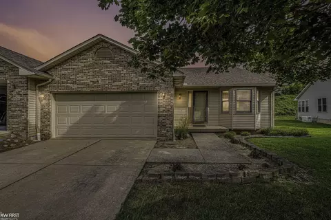 7358 Cross Crk, Swartz Creek, MI 48473