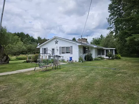 3315 N Mckinley, Harrison, MI 48625