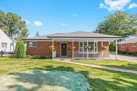 21321 Bayside, Saint Clair Shores, MI 48081