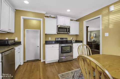 19650 E Kings, Grosse Pointe Woods, MI 48236 photo 9