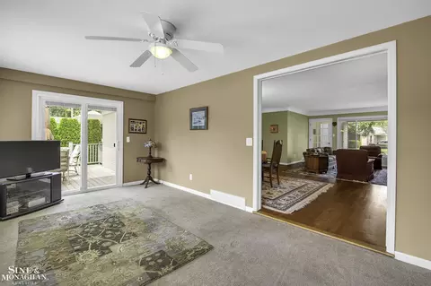 19650 E Kings, Grosse Pointe Woods, MI 48236 photo 11
