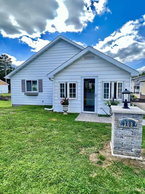 309 Westwood, Kingsford, MI 49802