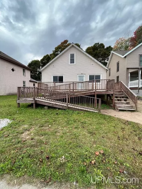 209 W Chocolay, Munising, MI 49862