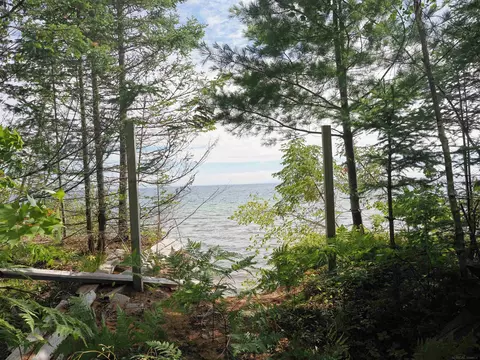 Nnn Tahquamenon, Paradise, MI 49768