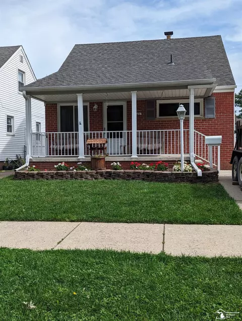 2026 Thomas, Lincoln Park, MI 48146