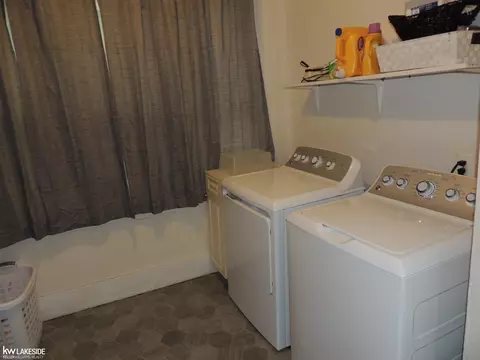8669 Dodge, Warren, MI 48089 photo 15