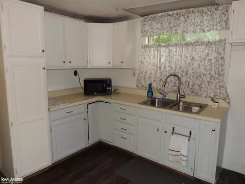 8669 Dodge, Warren, MI 48089 photo 12