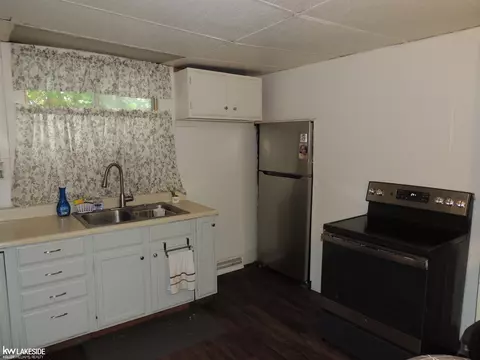 8669 Dodge, Warren, MI 48089 photo 13